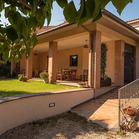 B&B Corte Degli Struzzi Pescia Romana Exteriér fotografie